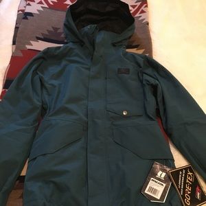 Sports \u0026 Outdoor Clothing Armada Snow 